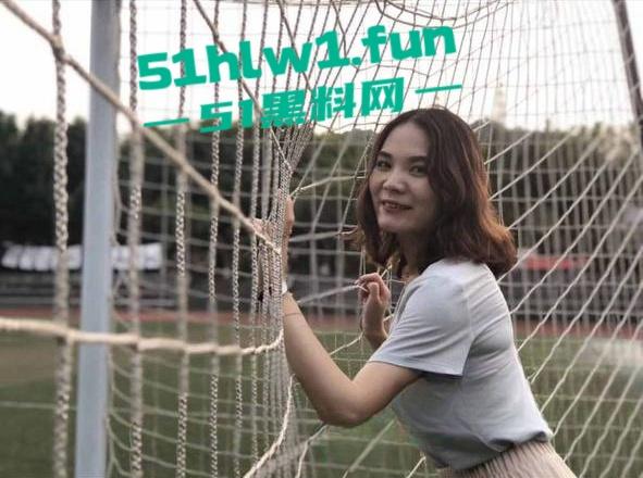 重庆反差熟女人妻【李沐嵘】与炮友的大量裸照流出,平日里贤妻良母私底下非常淫荡。-11