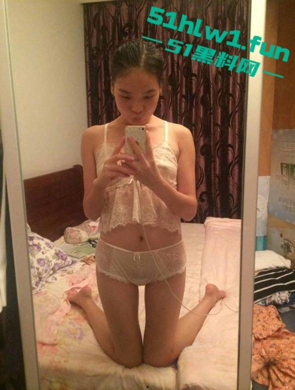 重庆反差熟女人妻【李沐嵘】与炮友的大量裸照流出,平日里贤妻良母私底下非常淫荡。-13