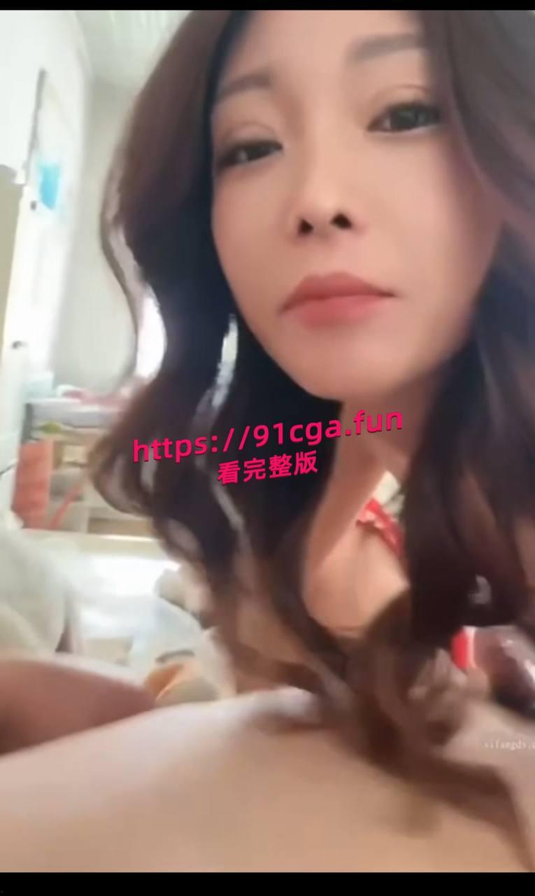 抖音26万粉丝网红小梅：奔驰销售的“脸穴同框”自慰视频引发热议-2