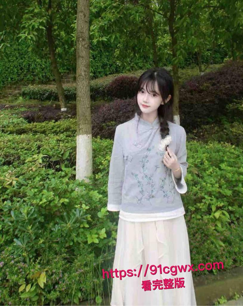 JK清纯美乳学生妹暑假兼职潜规则视频全网曝光！隔间床上爆操嫩逼，完美露脸社死炸裂！-7