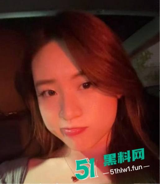 北美留学圈第一骚母狗【陈晞文】露奶露逼勾男同学,沉迷黑人大鸡吧抽插顶到子宫嗷嗷叫!-6