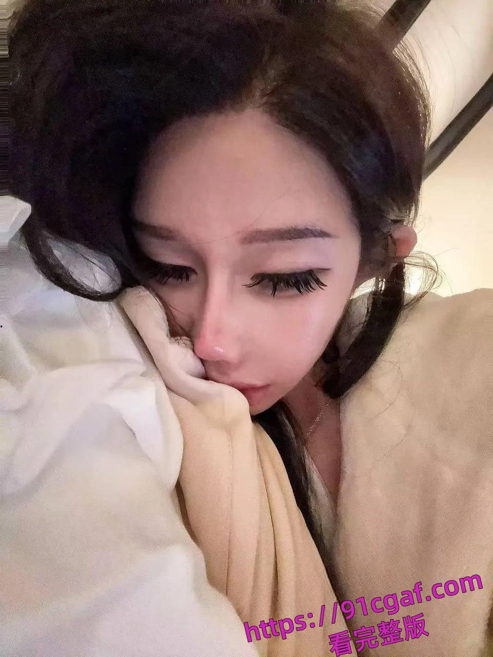 推特兔兔私密视频 高颜值巨乳外围的符文奶子 蜜桃臀口交啪啪超刺激-4