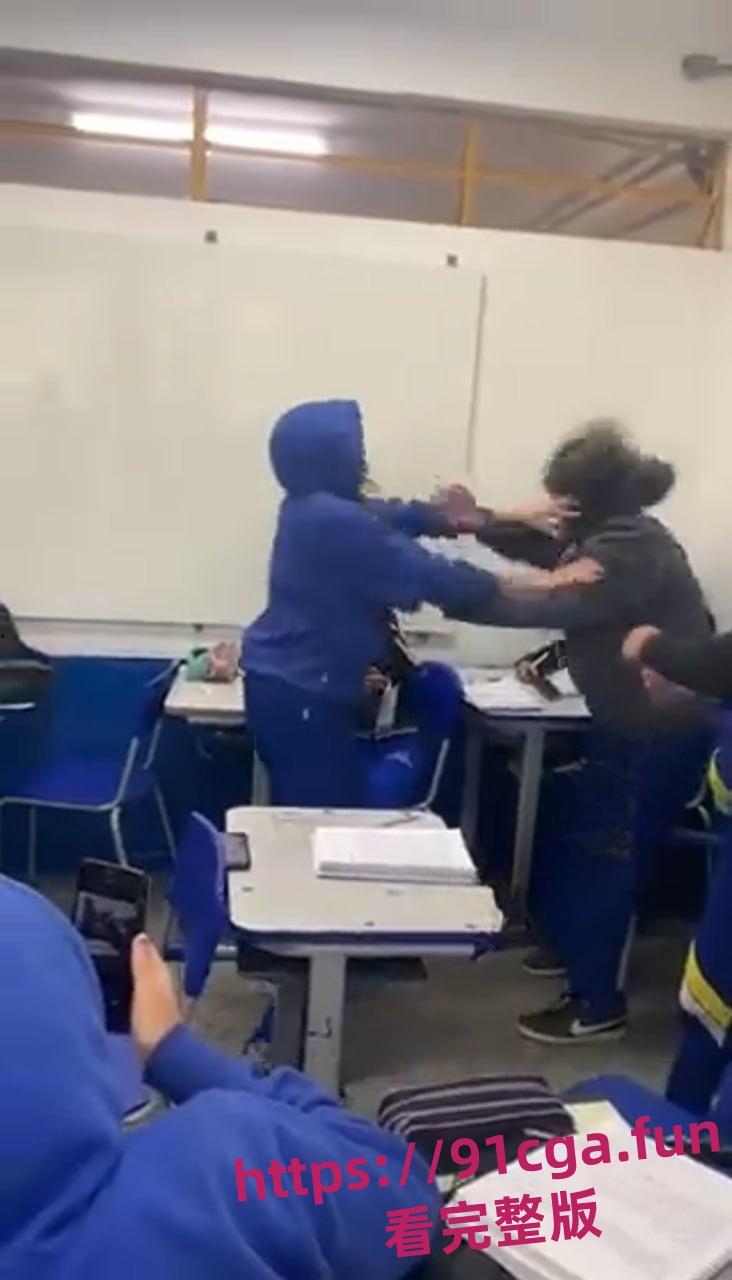 遭校园暴力最解气案例!巴西小伙多次被殴打 忍无可忍枪杀施暴同学!#暴力#学生#校园霸凌-5