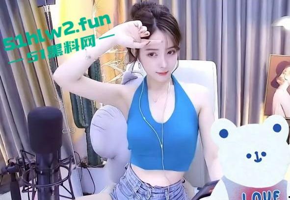 虎牙王者荣耀美女主播【酷萱】疑似榜一大哥示爱不成化身外卖员上门惨遭杀害！-13