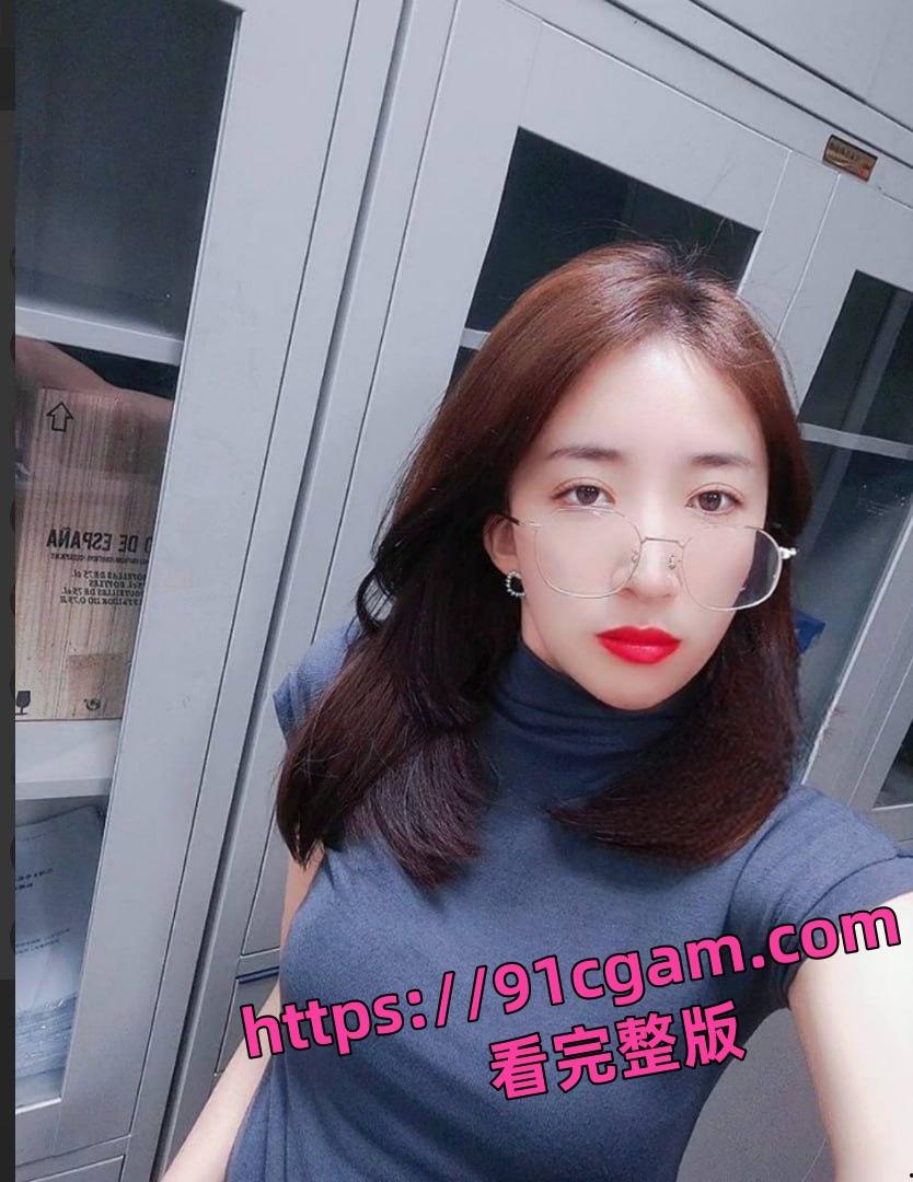 齐齐哈尔骚鸡刘文琪！舔狗半年为她花了10万+ 却被发朋友卡！还给舔狗戴绿帽！-2