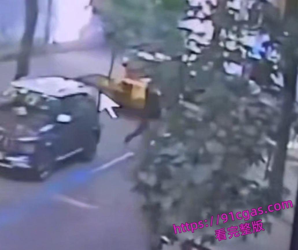 乌克兰前议长帕鲁比在利沃夫街头遭枪杀 枪手伪装送餐员开枪后骑电动自行车逃逸-3