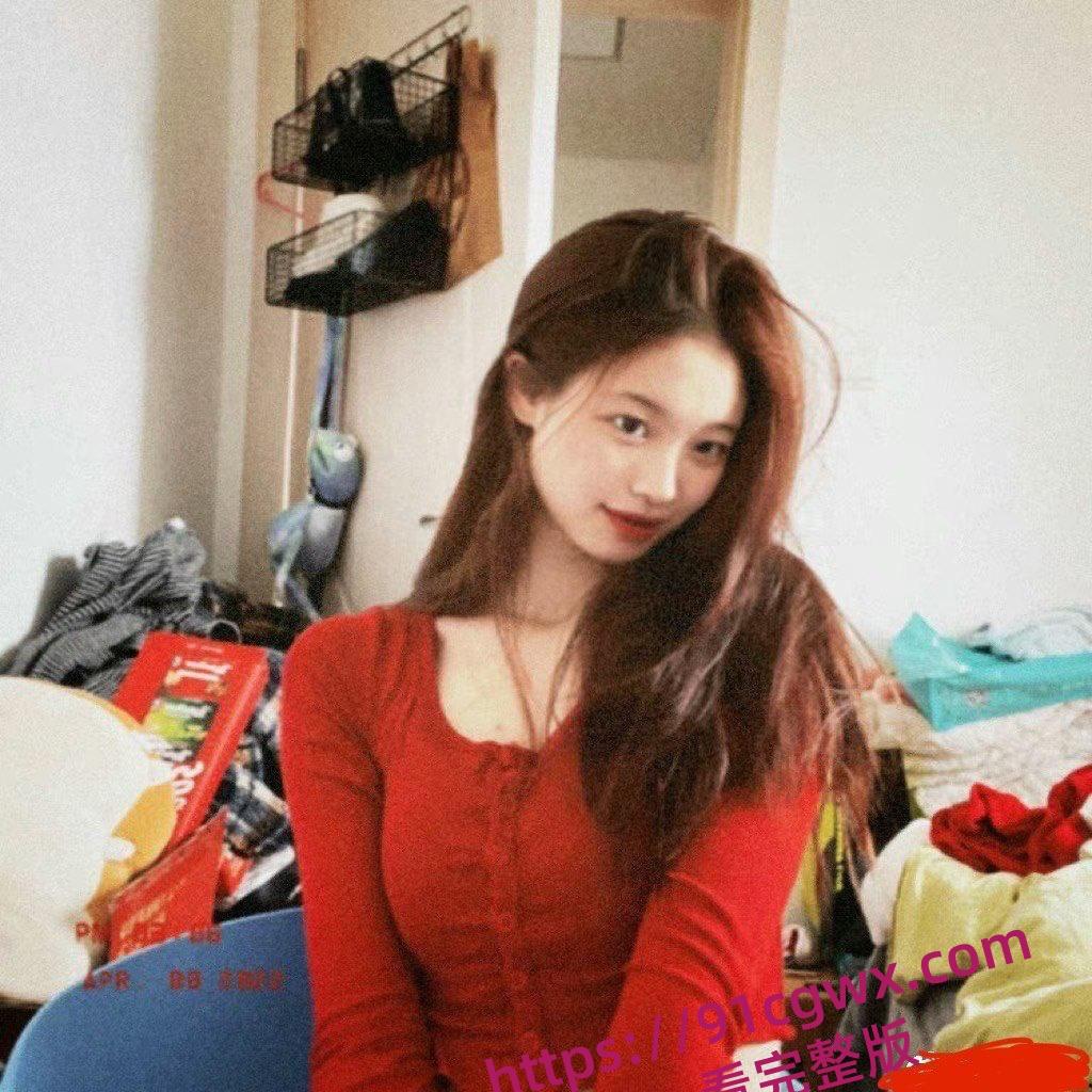 苏州短发人妻小薇,平日里是贤妻良母,却在百度云上意外泄露了她的偷情秘密。-2