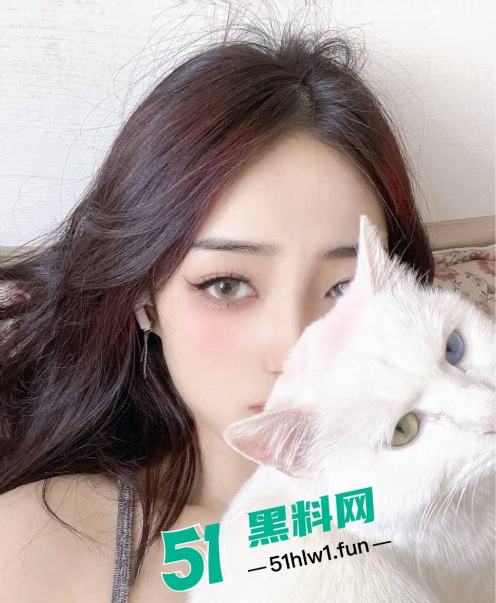 上海颜值天花板小情侣【宁美琴】流出私密视频,高冷女友床上反差惊人,叫床骚到人血压飙升!-3