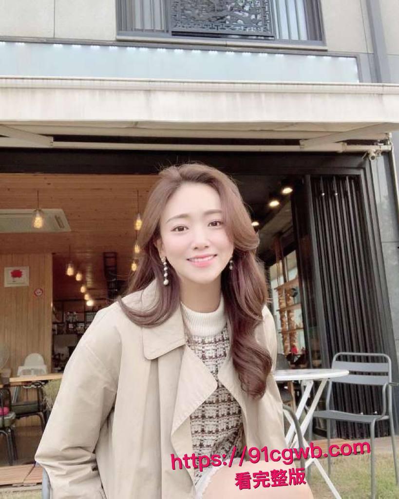 韩国校花空姐为钱跪舔富二代大鸡巴,湿吻缠绵口爆满嘴精液自拍视频泄露,真的是在钞能力面前超听话!-7