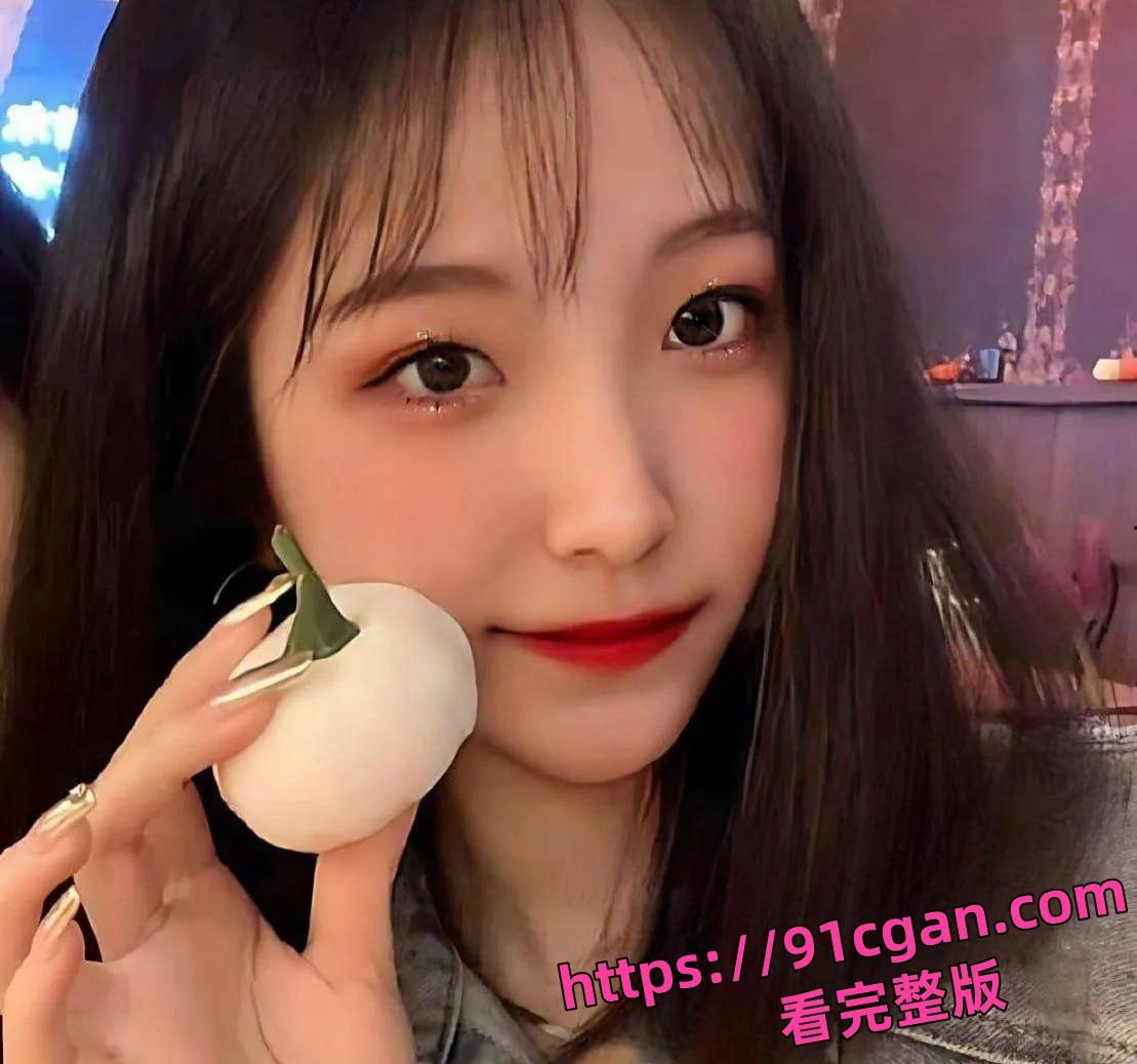 广州职业技术学院 赵亦舒 超美妹子为异地恋男友拍裸照,被渣男害惨!-1