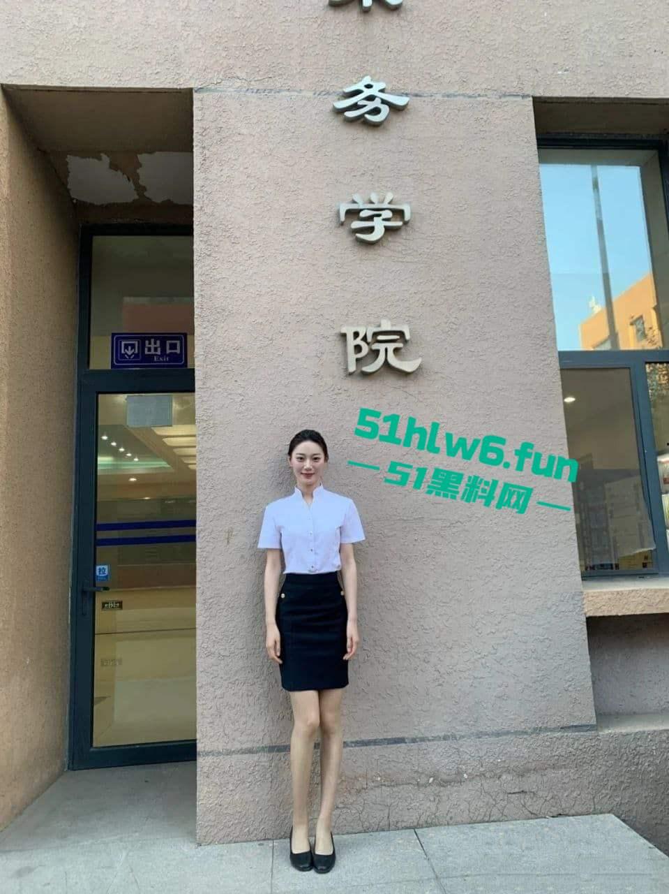 中国民航大学乘务学院，女神【李秋苑】极品身材大长腿尤物，上学期间被土豪包养性爱视频流出。-7