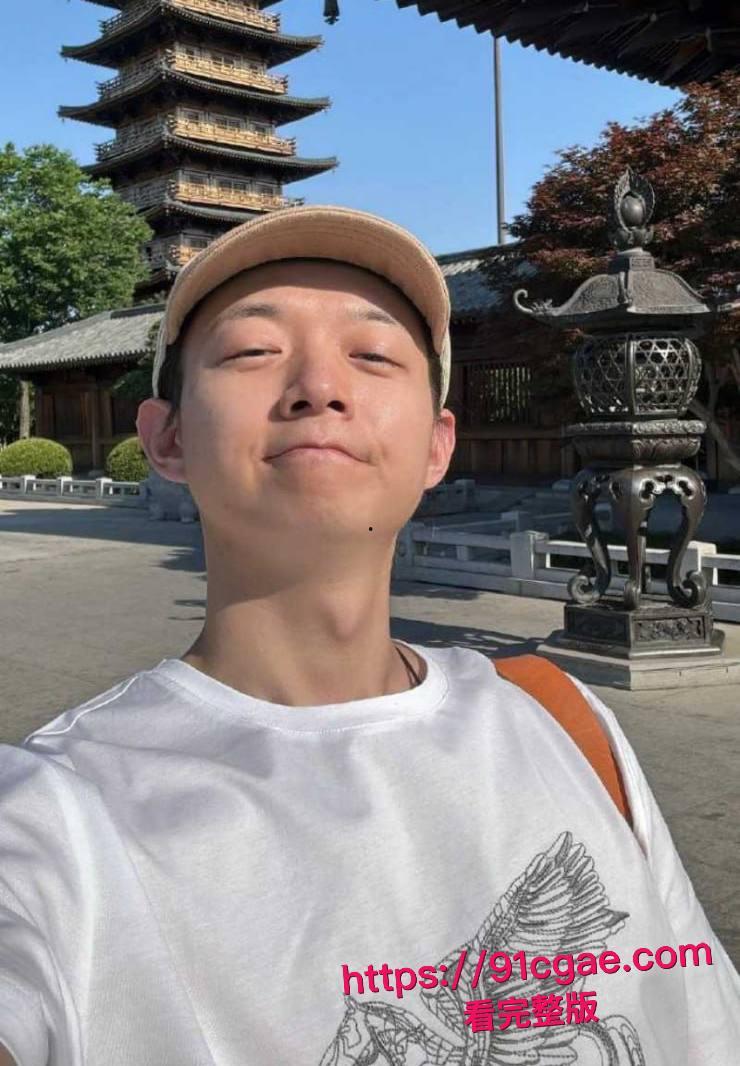 内娱男歌手霍尊复出霸榜热搜 早期黑料被女友 陈露 全盘曝光 恋爱期间约炮嫖娼私生活混乱 群聊记录不堪入目！-12