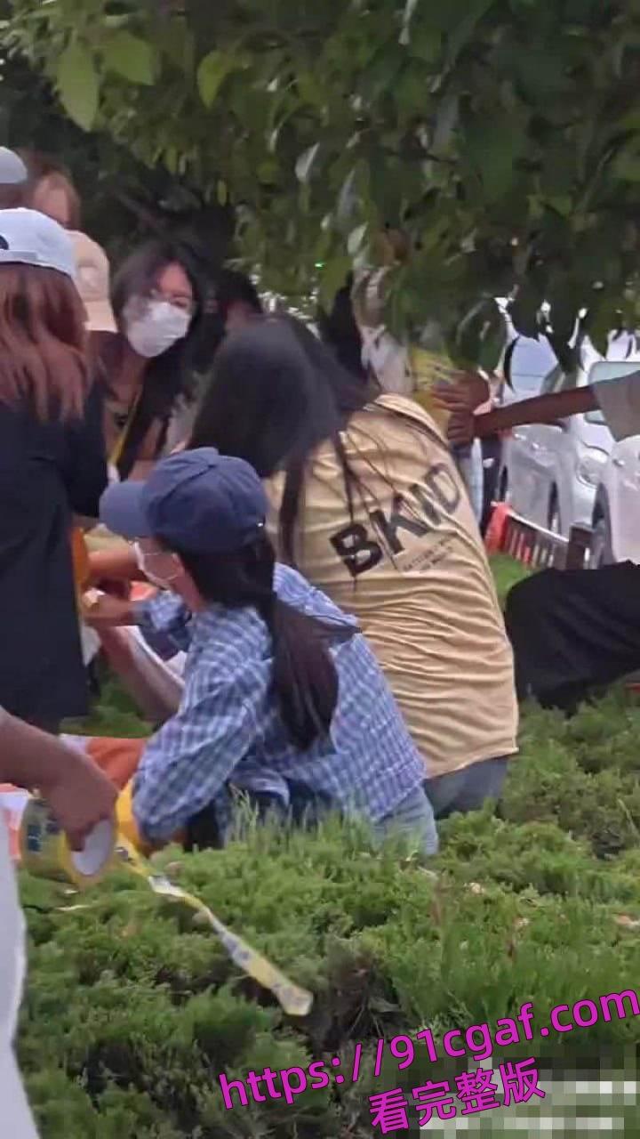 时代少年团马嘉祺女粉现场泪崩求爱 为补偿竟答应次日与粉丝激情做爱 火爆全网-4