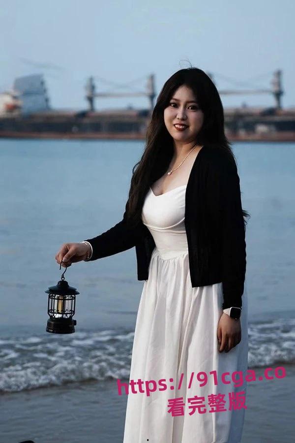 北京石油化工学院徐子含公厕主动给炮友舔屌 在男友的眼皮底下干这事！-3