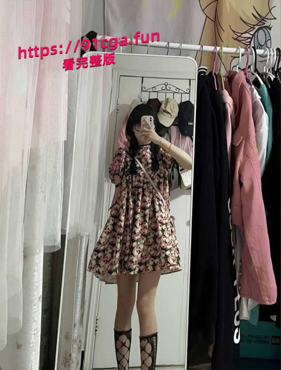 04年苏州科技大学美女学生 【邹妍】，勤工俭学计划，主动找到好心人资助学业 #苏科大校花 #包养学生妹 #极品大学生 #曝光-2