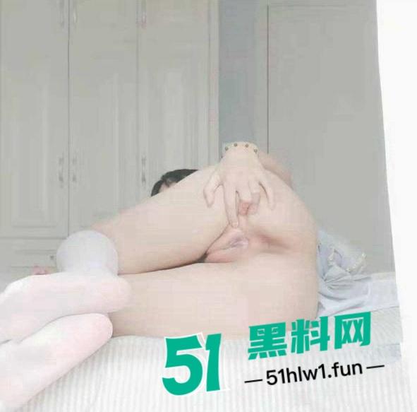 杭州商贸旅游学院双马尾小萝莉【周文娜】自拍骚照自慰视频流出,网络调教勾引金主大佬。-10