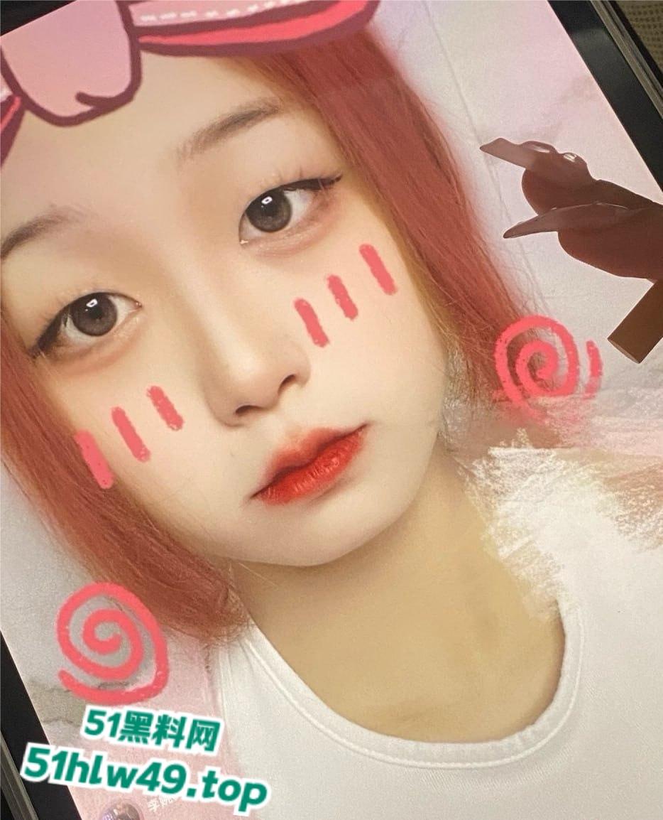 重庆纹身妹【莫盈】裸贷3000元，口叼内裤自慰视频曝光，满身皮肤病看着太惊悚。-7