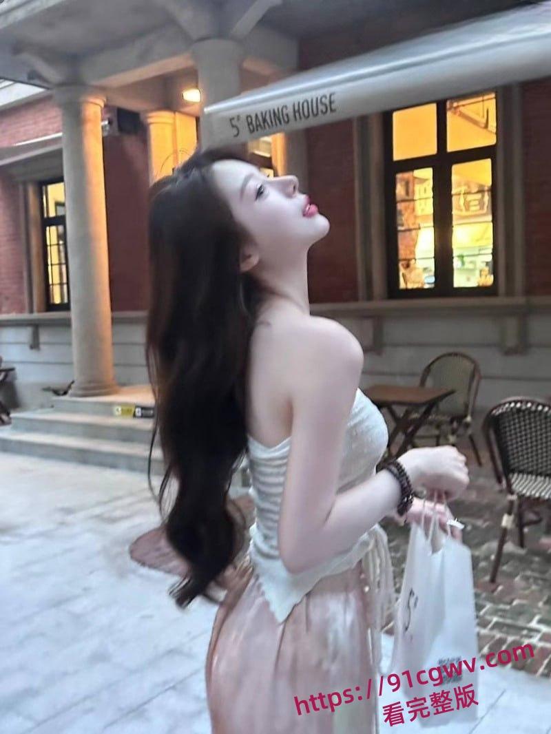 推特约炮博主小怪兽E 最新作品合集 约啪各类身材天花板网红 无套激情性爱 女神彻底沦为玩物！-1