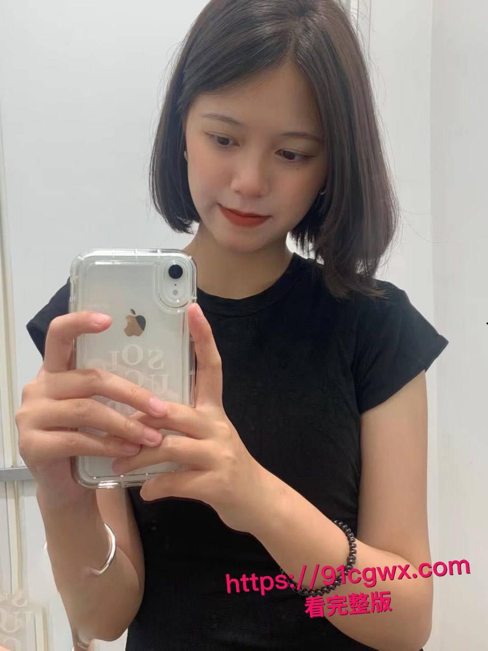 拿下潮汕23岁女网红，她是我前女友的闺蜜，颜值超高悄悄拍下操逼过程！-1