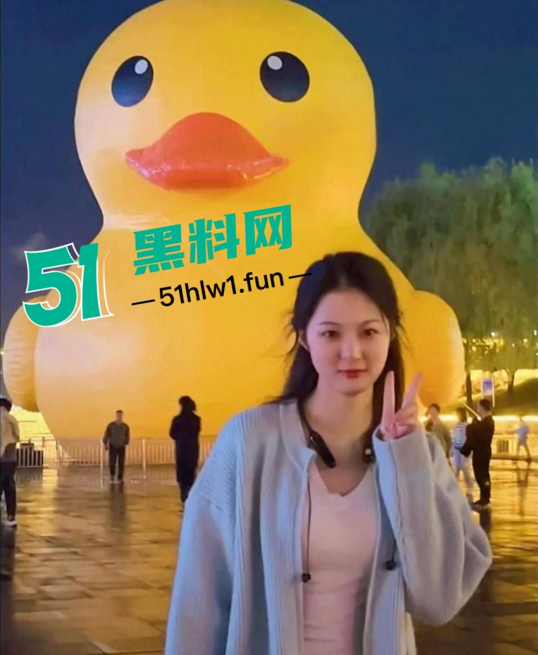 西南医科大学05年【吴媛媛】手机维修遭曝光，清纯学生妹相册被扒满是约炮照片，果然清纯外表藏不住骨子里的骚！-9