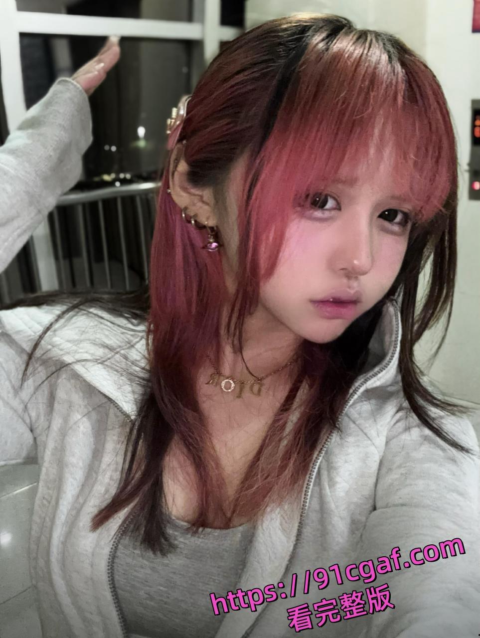 抖音网红吉他张的爱恨情仇 索菲亚喝奶茶 聊天记录与性爱私拍流出-2