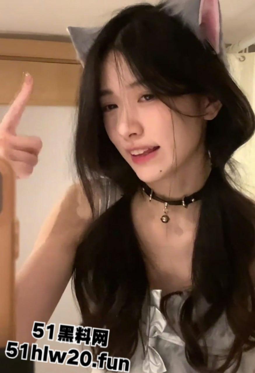 抖音260W粉丝的网红博主【百万个垃圾桶】未成名前拍摄的尺度写真合集流出，粉嫩三点清晰可见！-2