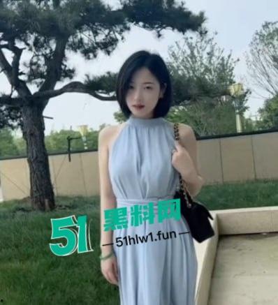 抖音短发【恶毒小姨】直播走光，忘关摄像头换衣全过程曝光，封号后又重新开播，居然还是这套路！-2