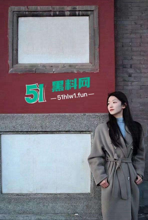 菏泽小红书博主【一颗小葡萄】私密视频流出,外表清纯带着两颗大雷和白虎嫩穴真是美到极致!-20