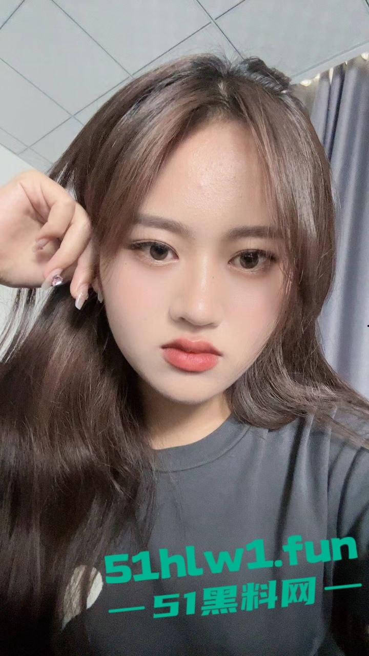 德州极品小骚货李雯，可爱颜值骚幼师，身材高挑性感，私下骚的一批，勾引学生家长，被妻子发现曝光！-4