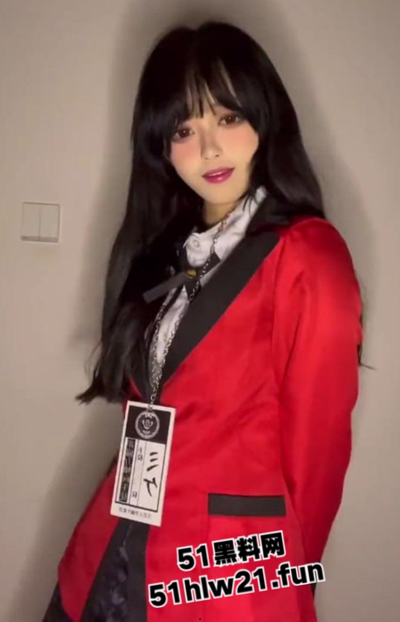 Twitter推特网黄女神【奶瓶】最新超唯美私拍,颜值极高丰臀美乳三点尽露狂野纹身骚劲十足。-6