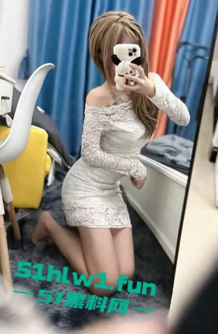 福建莆田骚货【郑烨烨】快手网红【吐泡泡】群里疯传她被操自拍视频,一边叼烟一边求操,骚话连篇堪称精神小妹本妹!-14