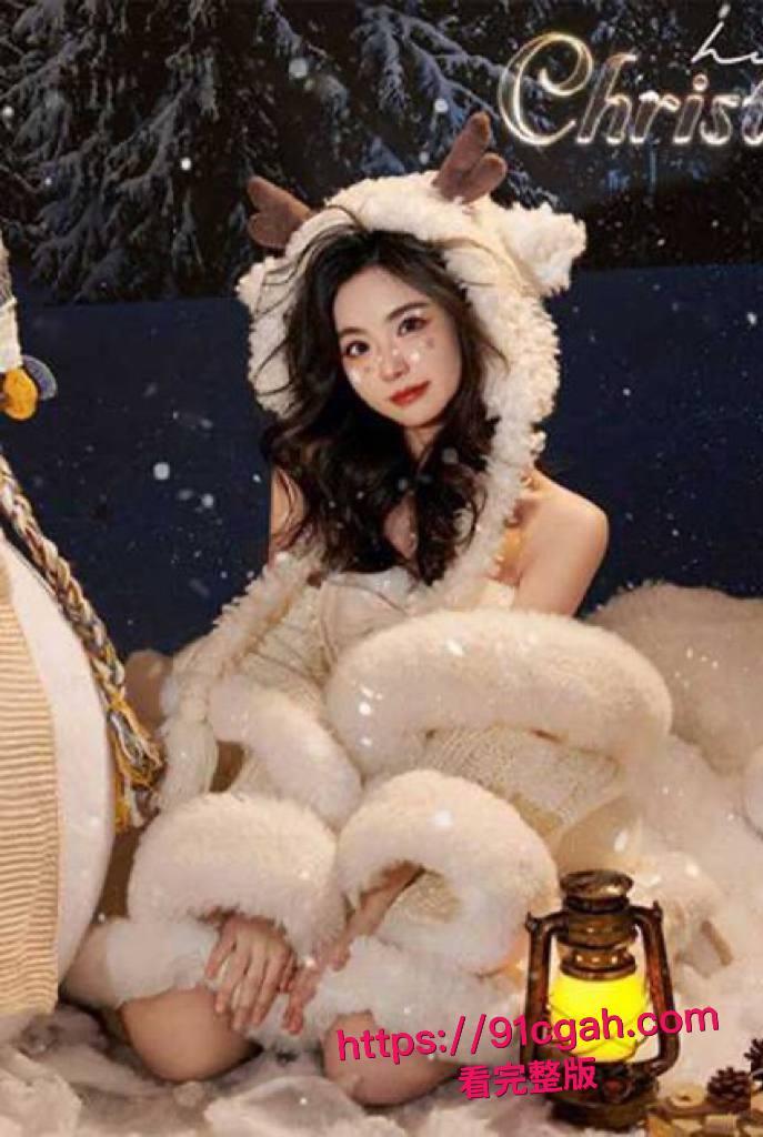 青岛科技大学校花张思研被金主包养玩腻后曝光  深情舔舐金主肉棒  骚穴被各种玩弄调教 淫水狂流不止-2