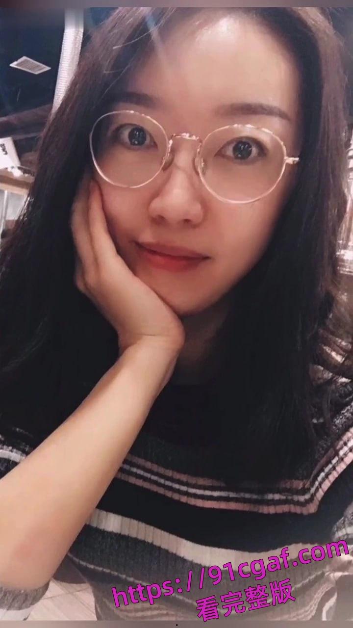 济南教师张雪出轨奸夫，被奸夫艹得大呼：“我就要你操我，快射我嘴里”-8