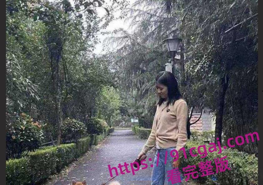 云南省红河州政府的工作人员 夏颖 大量不雅艳照视频泄密 私下淫荡反差尺度惊人！-6