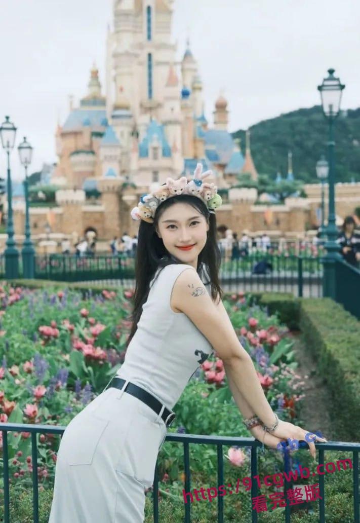 中国东方演艺集团舞蹈演员私密性爱视频，尺度大开附生活照-3