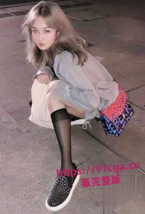 00后金发美少女探探交友跟网友奔现！喝醉后被男子拖回出租房下药迷奸肆意玩弄！-2