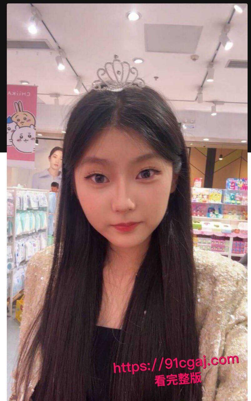 重庆第一双语学校极品骚货吕家亿琳脚踏多条船曝光！有男友还外面约炮，视频泄密口交爆操！-6