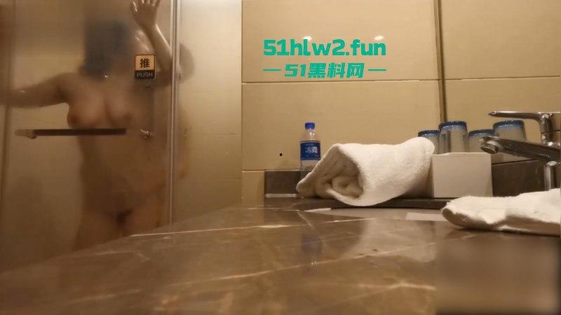 这下可算是遇上了被耕坏的田，调教白领骚货绝色眼镜人妻欲求不满喜欢约炮，被炮友站起来当越野车开！-8