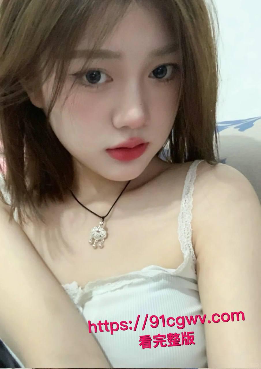 赣南师范大学韦丽芳清纯短发学妹黑料爆棚！校内好学生校外外围，厕所全裸口交后入视频流出，母狗本性暴露无遗！-8