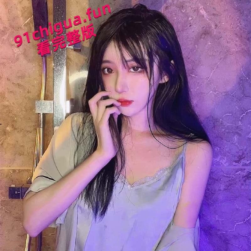 全网热搜，抖音千万网红【呆妹儿小霸王】首秀日塌房，前男友独家投稿爆料开房洗澡，三点全漏露脸实锤太TM炸裂了！-6