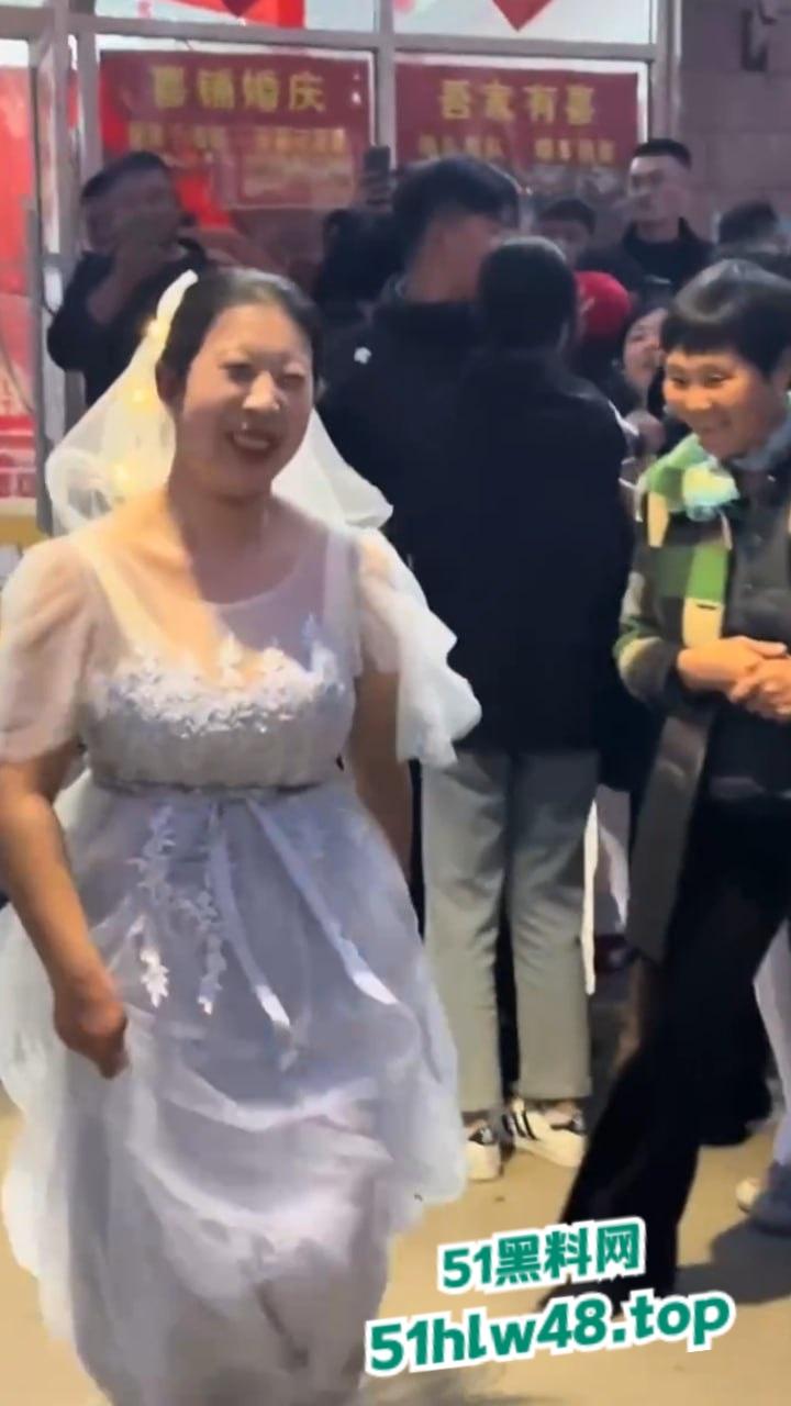 日照最聪明小伙，娶了大自己几十岁的老姐姐少走弯路，真是一点苦都不用吃。-9