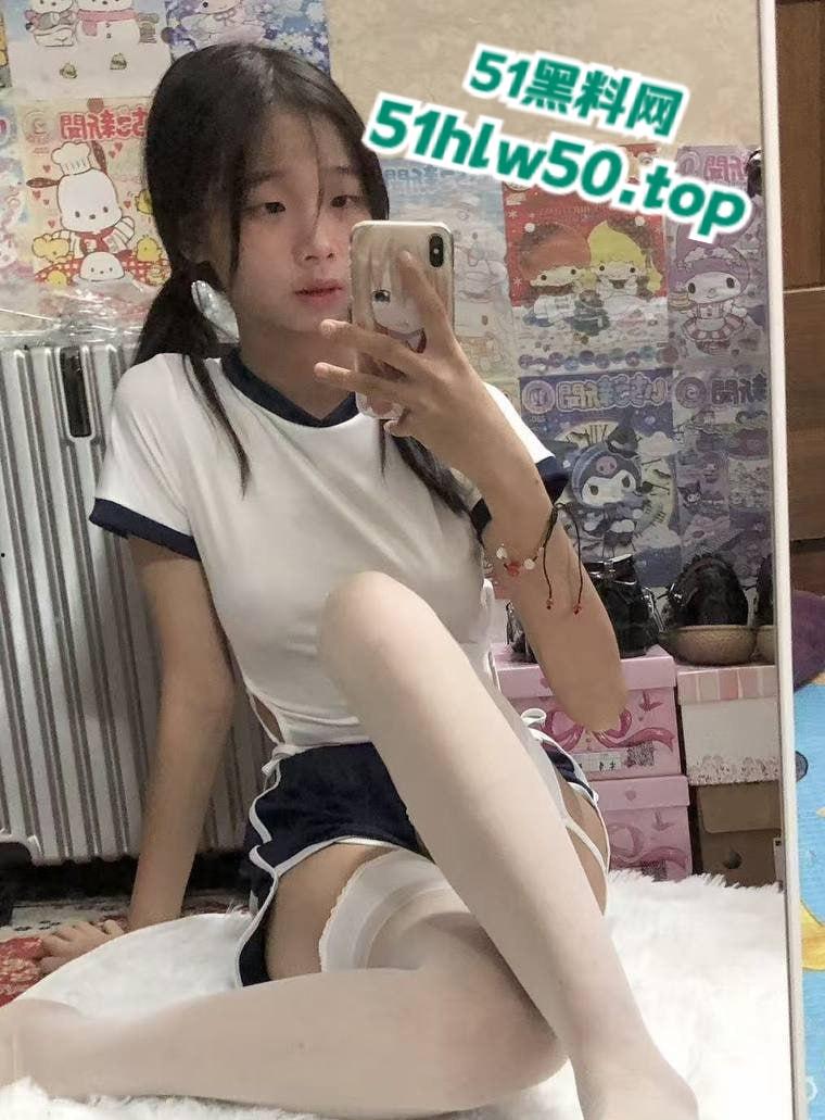 广州工贸学生妹【曾嘉莹】包养她一年多,直接拉黑拿钱跑路,大量性爱视频加抖音号全网流出。-7