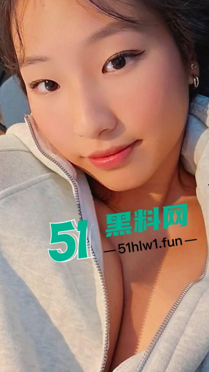 北美留学圈第一骚母狗【陈晞文】露奶露逼勾男同学，沉迷黑人大鸡吧抽插顶到子宫嗷嗷叫！-5