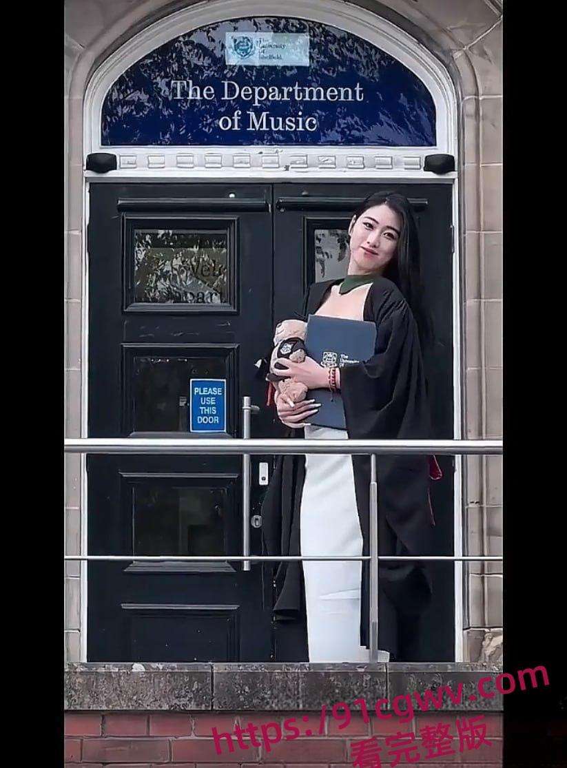 英国谢非尔大学音乐系顶级校花王天性爱视频曝光，小鸡巴绿帽男友贡献露脸口交内射-9