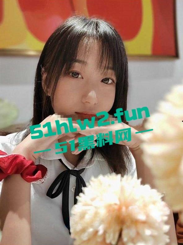 女室友被合租男士迷奸后续意外发展成为了炮友，一场刺激后演变成自己鸡巴套子！-3