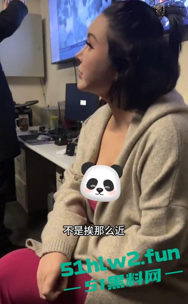 这痴汉是有多饿？虎式坦克酒吧被蹭屁眼？这1米81、160公斤的猛货直接揪痴汉找保安，哥们你是饿疯了吧？-5