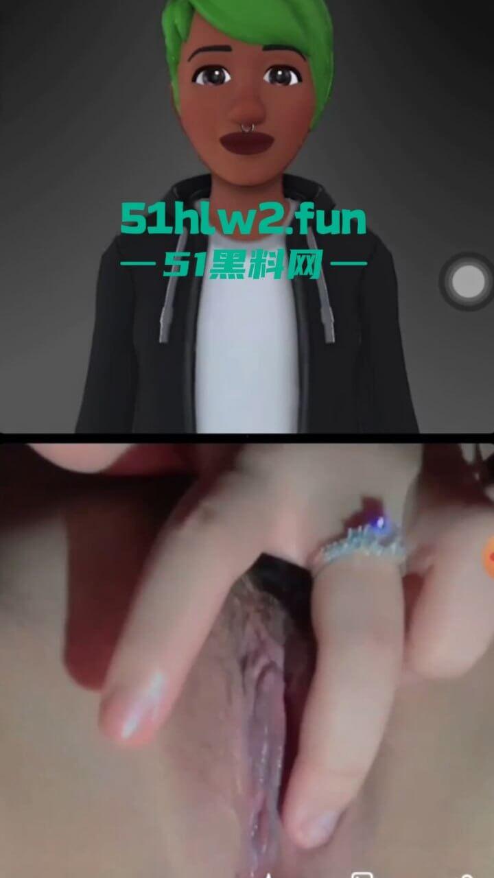 越南萌妹【Jobgg】用HoneyCam和男友玩裸聊自慰捏奶，被男友录屏放网上流出。-1