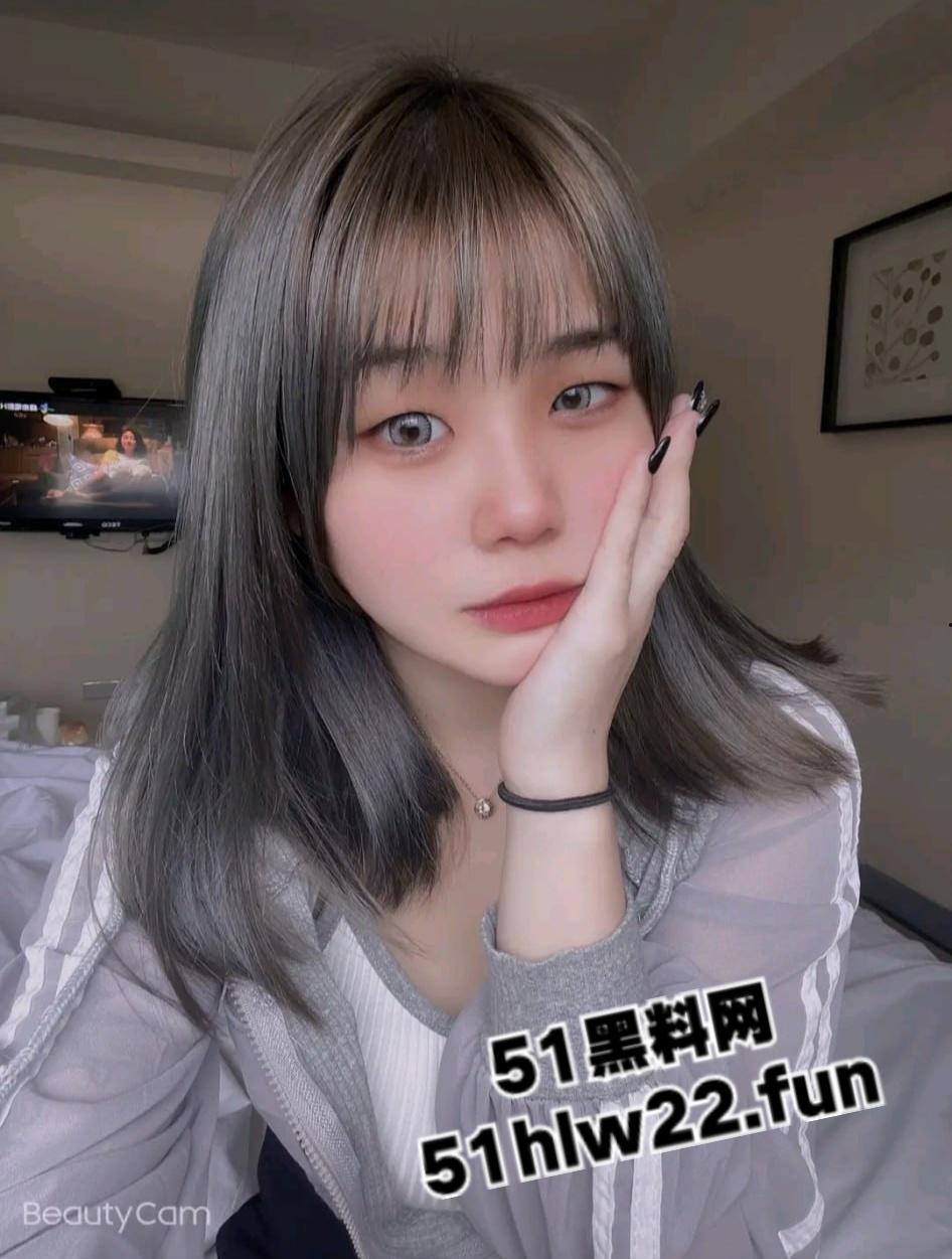 台湾网红【小渝】超正点性感学生妹，高颜值巨乳美少女学校的风云人物，自拍视频流出。-6