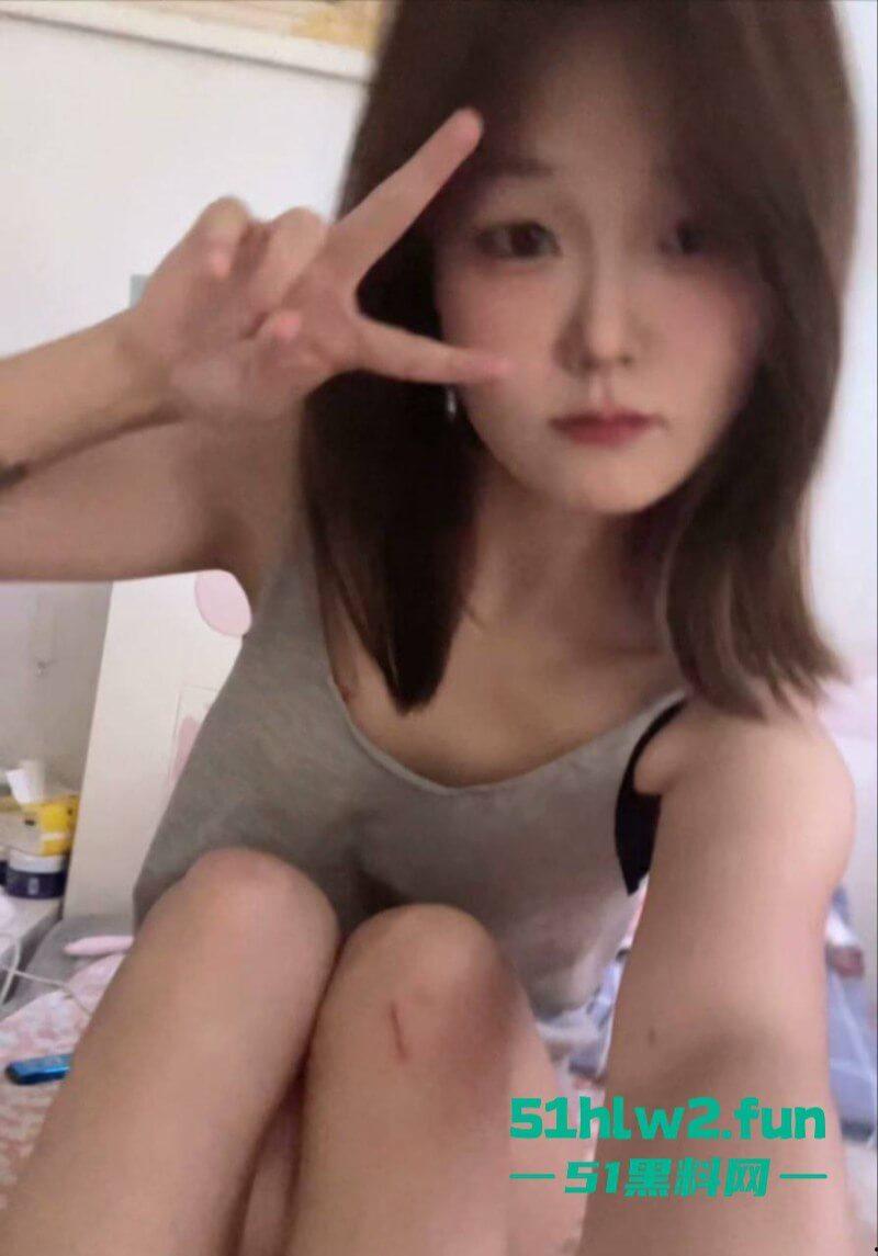 人前装成甜妹，背地约炮成瘾，江西南充职业技术学院【潘丽月】不雅约炮视频流出。-3