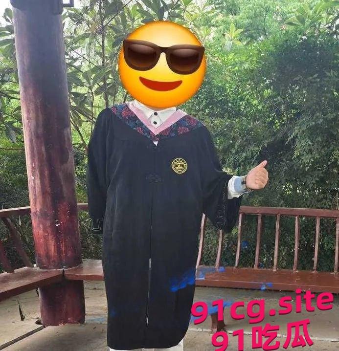 陕西理工校园情侣户外画面疯传 40秒视频记录两人激情时刻-6